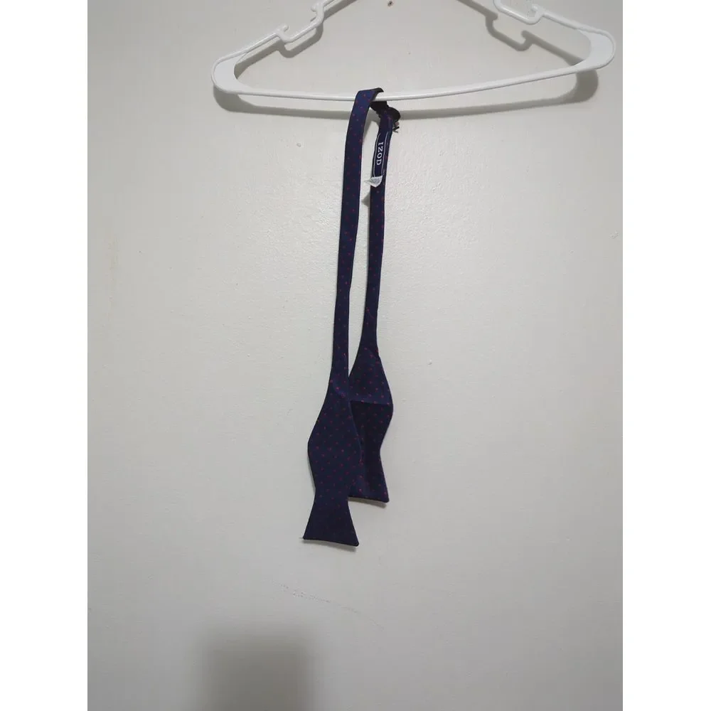 IZOD Mens Navy Blue Red Polka Dot Herringbone Self-Tie Adjustable Bow Tie‎